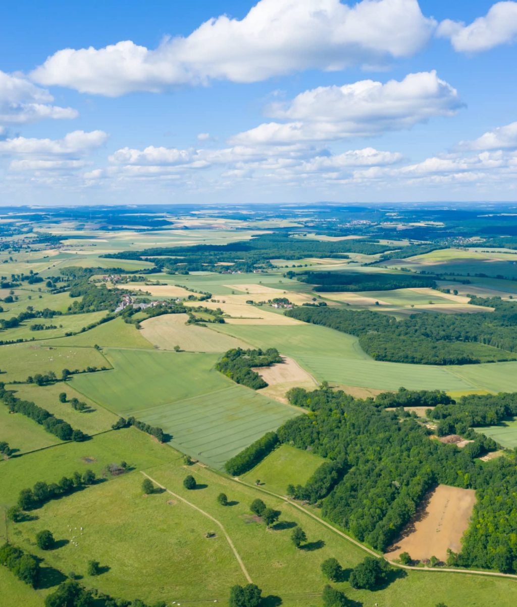 La campagne française, des champs et des routes